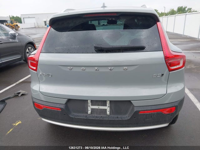 Volvo XC40 2025 YV4L12UJ1S2599570 Image 17