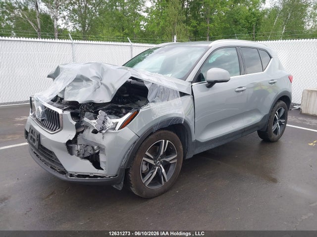 Volvo XC40 2025 YV4L12UJ1S2599570 Image 2
