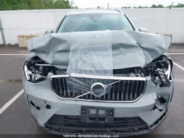 Volvo XC40 2025 YV4L12UJ1S2599570 Image 6