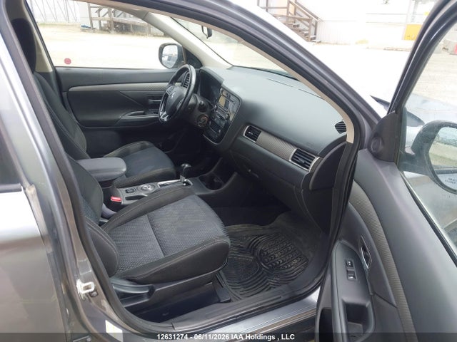 Продаж на аукціоні авто 2016 Mitsubishi Outlander Es, vin: JA4AZ2A31GZ601609, номер лоту: 12631274