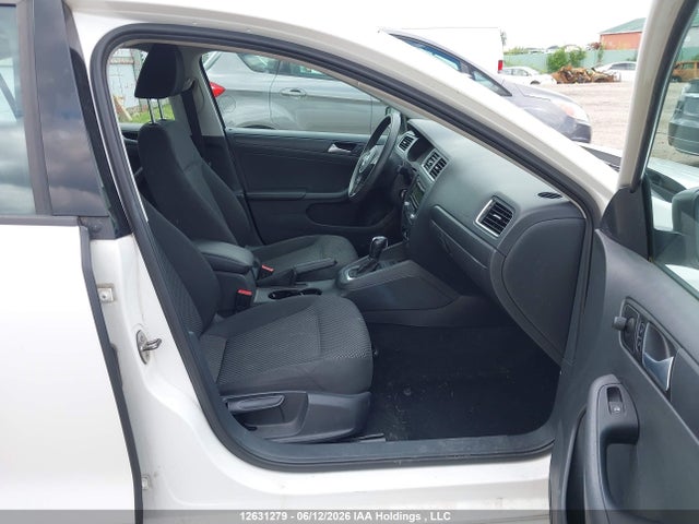 Продажа на аукционе авто 2013 Volkswagen Jetta 2.0l Trendline/2.0l Trendline+, vin: 3VW2K7AJ1DM452686, номер лота: 12631279
