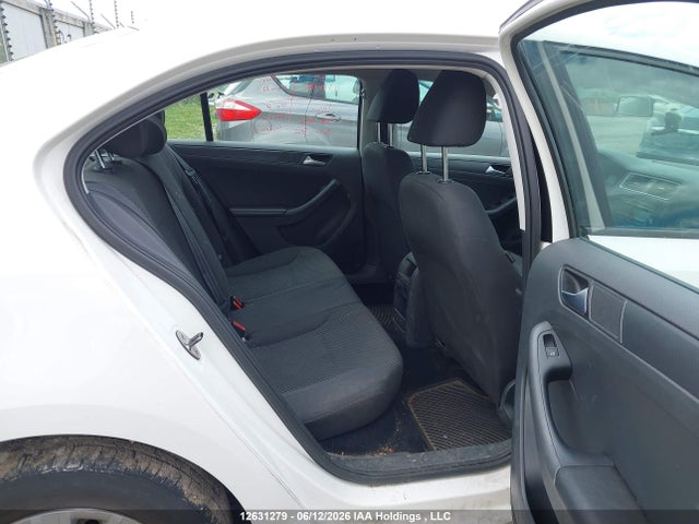Продажа на аукционе авто 2013 Volkswagen Jetta 2.0l Trendline/2.0l Trendline+, vin: 3VW2K7AJ1DM452686, номер лота: 12631279