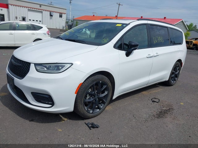 Chrysler Pacifica Limited 2025 2C4RC1GG9SR582048 Image 2