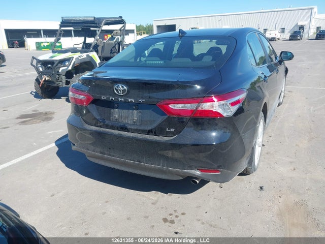 12631355 :رقم المزاد ، 4T1B11HK2KU747401 vin ، 2019 Toyota Camry Le مزاد بيع