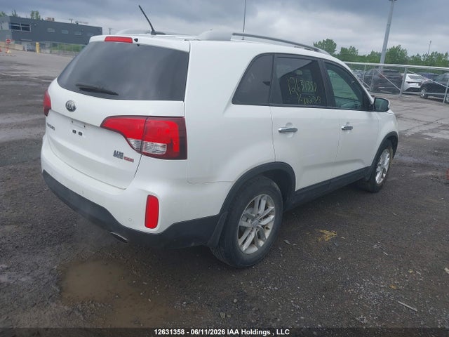 KIA SORENTO LX 2014 5XYKT3A65EG442343 Image 4