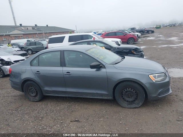 12631390 :رقم المزاد ، 3VW2K7AJ0DM430484 vin ، 2013 Volkswagen Jetta 2.0l Trendline/2.0l Trendline+ مزاد بيع