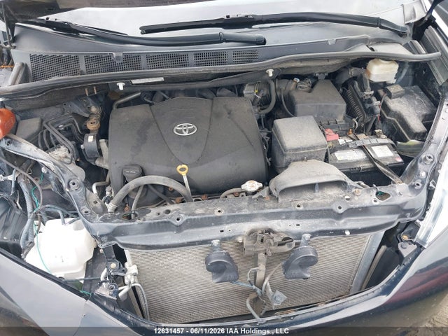 2017 Toyota Sienna Le 8 Passenger მანქანა იყიდება აუქციონზე, vin: 5TDKZ3DC5HS871974, აუქციონის ნომერი: 12631457