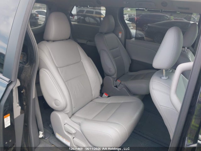 Продаж на аукціоні авто 2015 Toyota Sienna Xle/limited, vin: 5TDDK3DC0FS127063, номер лоту: 12631469