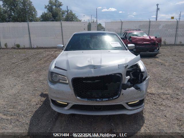 Chrysler 300 S 2019 2C3CCAGGXKH556428 Image 13