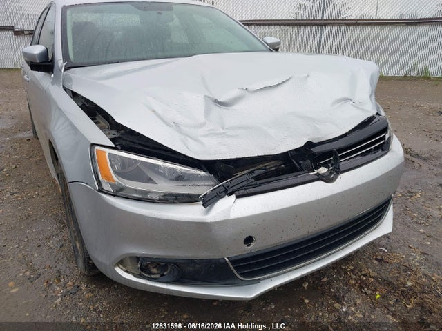 12631596 :رقم المزاد ، 3VWG07AJ3EM443078 vin ، 2014 Volkswagen Jetta 1.8 Tsi Highline مزاد بيع