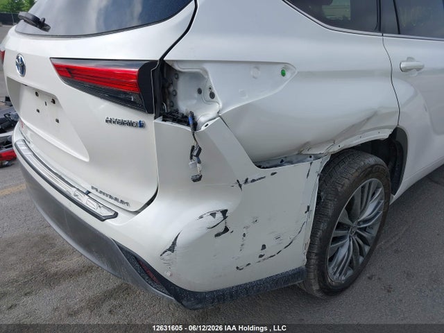 12631605 :رقم المزاد ، 5TDEBRCH7MS055750 vin ، 2021 Toyota Highlander Hybrid Limited مزاد بيع