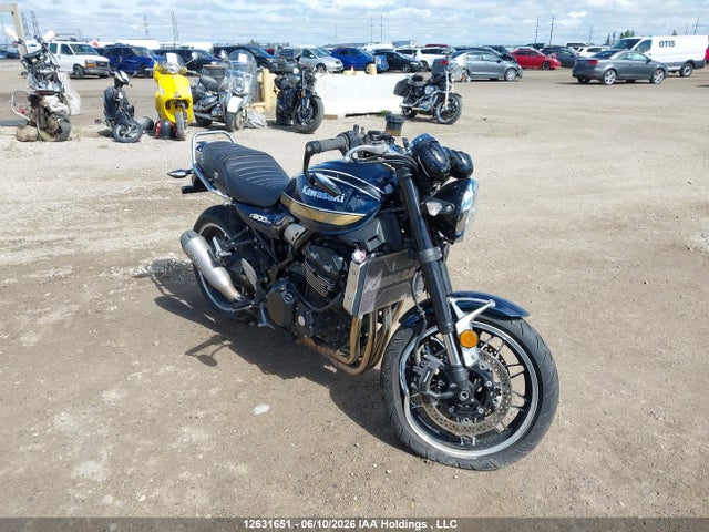Kawasaki Zr900 R 2022 JKAZR2C16NA059515 main image