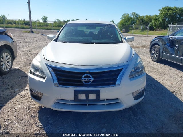 2015 Nissan Altima 2.5/2.5 S/2.5 Sl/2.5 Sv მანქანა იყიდება აუქციონზე, vin: 1N4AL3AP4FN876922, აუქციონის ნომერი: 12631664
