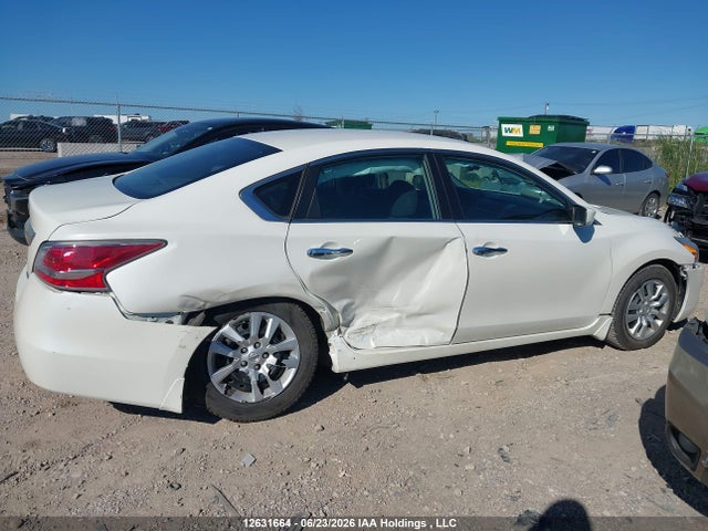 2015 Nissan Altima 2.5/2.5 S/2.5 Sl/2.5 Sv მანქანა იყიდება აუქციონზე, vin: 1N4AL3AP4FN876922, აუქციონის ნომერი: 12631664