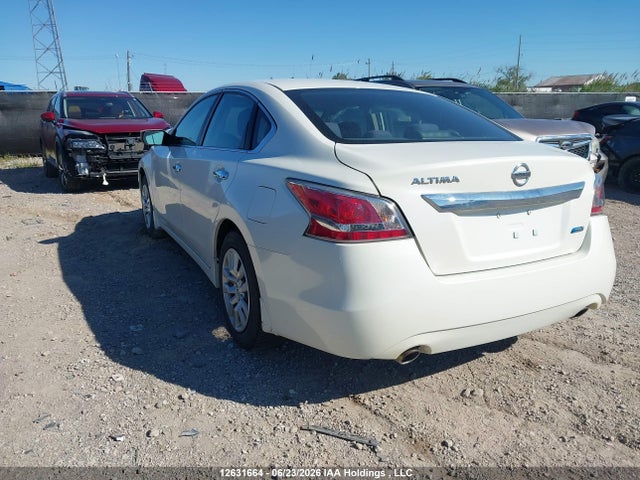 2015 Nissan Altima 2.5/2.5 S/2.5 Sl/2.5 Sv მანქანა იყიდება აუქციონზე, vin: 1N4AL3AP4FN876922, აუქციონის ნომერი: 12631664