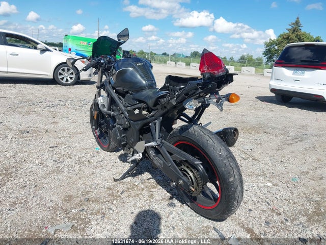 Yamaha YZFR3 2015 MH3RH06N5FK002909 Image 3