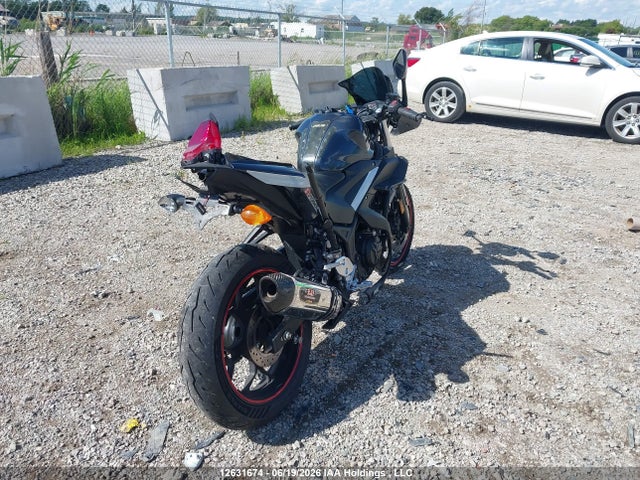 Yamaha YZFR3 2015 MH3RH06N5FK002909 Image 4