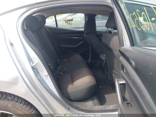 Mazda 3 2019 3MZBPAB70KM103520 Image 8