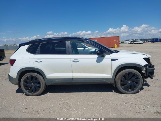 2024 Volkswagen Taos Comfortline Black Edition მანქანა იყიდება აუქციონზე, vin: 3VVLX7B25RM078608, აუქციონის ნომერი: 12631816