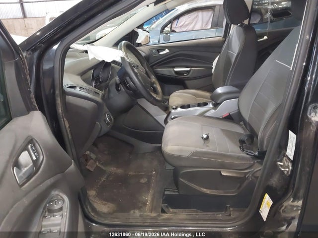 12631860 :رقم المزاد ، 1FMCU0GX7FUC38199 vin ، 2015 Ford Escape Se مزاد بيع