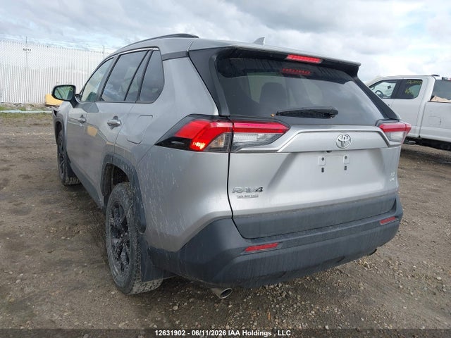 2T3B1RFV6KC031962 Toyota RAV4 LE