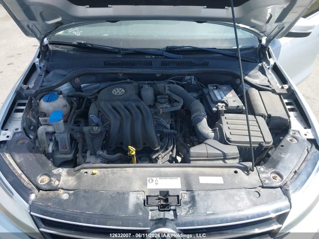 Продажа на аукционе авто 2015 Volkswagen Jetta 2.0l Trendline/2.0l Trendline+, vin: 3VW2K7AJ8FM330135, номер лота: 12632007
