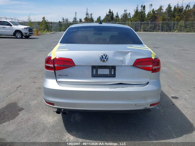 Продажа на аукционе авто 2015 Volkswagen Jetta 2.0l Trendline/2.0l Trendline+, vin: 3VW2K7AJ8FM330135, номер лота: 12632007