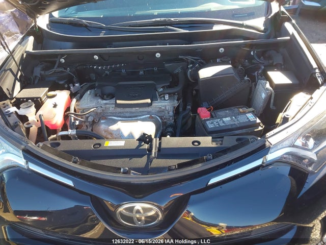 12632022 :رقم المزاد ، 2T3BFREV4JW824127 vin ، 2018 Toyota Rav4 Le مزاد بيع