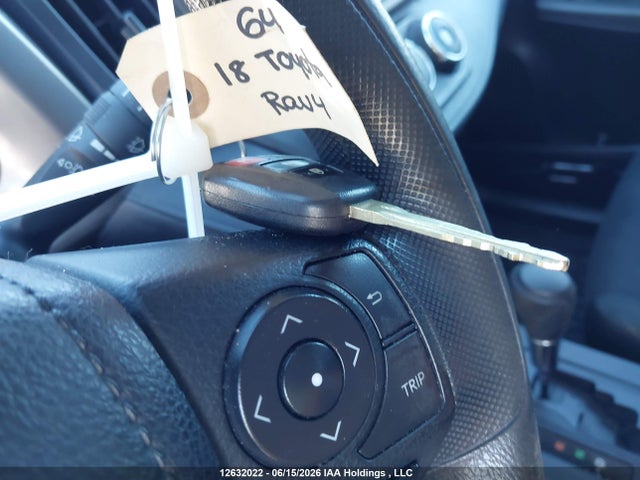 12632022 :رقم المزاد ، 2T3BFREV4JW824127 vin ، 2018 Toyota Rav4 Le مزاد بيع