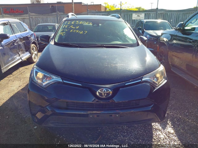 12632022 :رقم المزاد ، 2T3BFREV4JW824127 vin ، 2018 Toyota Rav4 Le مزاد بيع