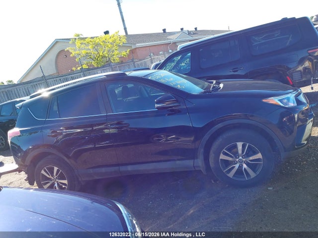 12632022 :رقم المزاد ، 2T3BFREV4JW824127 vin ، 2018 Toyota Rav4 Le مزاد بيع