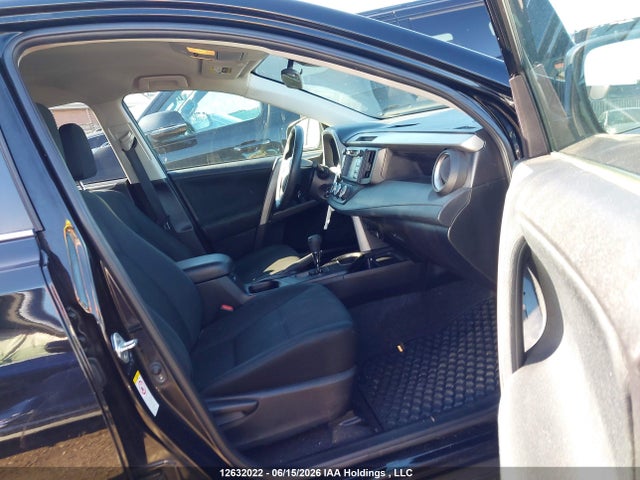 12632022 :رقم المزاد ، 2T3BFREV4JW824127 vin ، 2018 Toyota Rav4 Le مزاد بيع