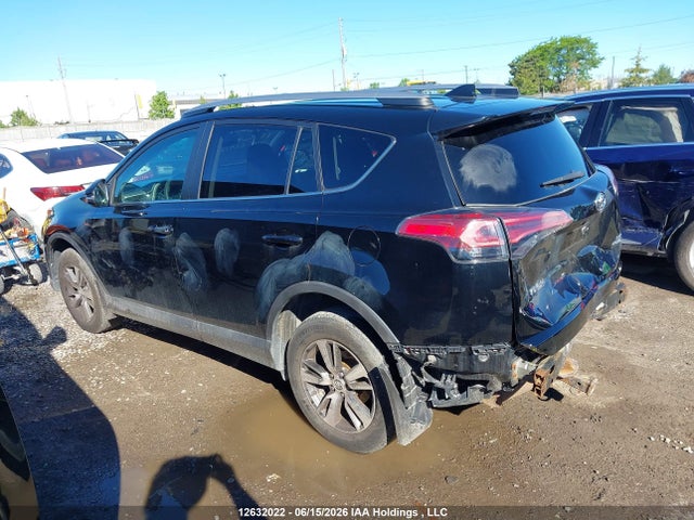 12632022 :رقم المزاد ، 2T3BFREV4JW824127 vin ، 2018 Toyota Rav4 Le مزاد بيع