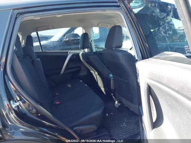 12632022 :رقم المزاد ، 2T3BFREV4JW824127 vin ، 2018 Toyota Rav4 Le مزاد بيع