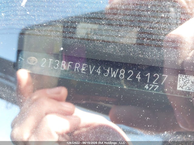 12632022 :رقم المزاد ، 2T3BFREV4JW824127 vin ، 2018 Toyota Rav4 Le مزاد بيع