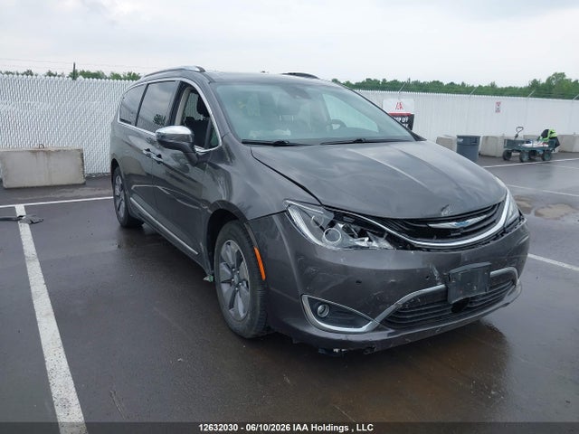 Auction sale of the 2018 Chrysler Pacifica Hybrid Limited, vin: 2C4RC1N78JR236672, lot number: 12632030