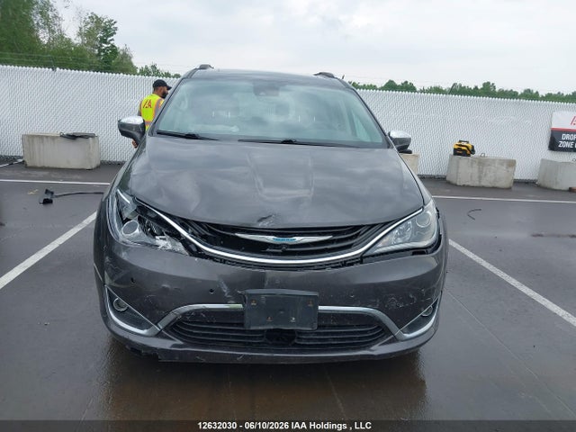 Chrysler Pacifica Hybrid Limited 2018 2C4RC1N78JR236672 Image 11