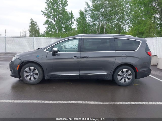 Chrysler Pacifica Hybrid Limited 2018 2C4RC1N78JR236672 Image 13