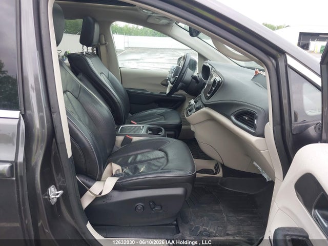 Chrysler Pacifica Hybrid Limited 2018 2C4RC1N78JR236672 Image 5