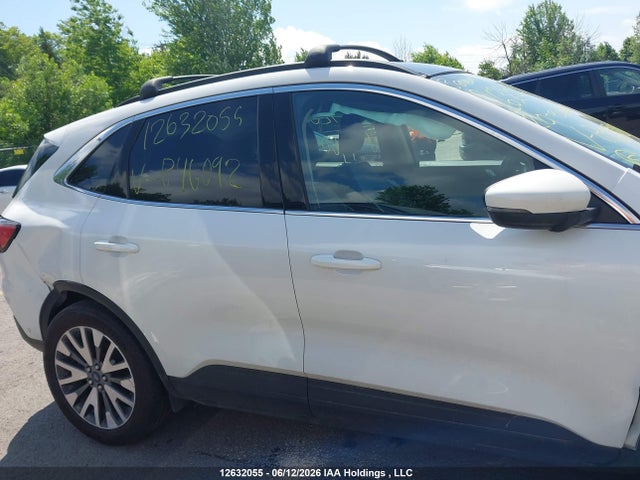 12632055 :رقم المزاد ، 1FMCU9DZ3LUB46092 vin ، 2020 Ford Escape Titanium Hybrid مزاد بيع