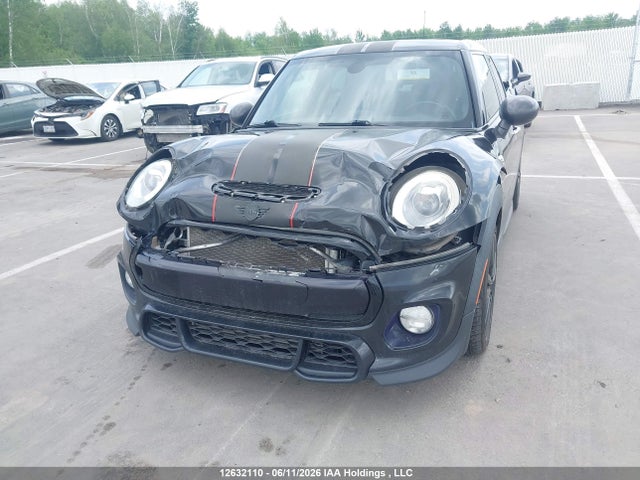 Mini 5 Door Cooper S 2017 WMWXU3C57H2D32495 Image 2