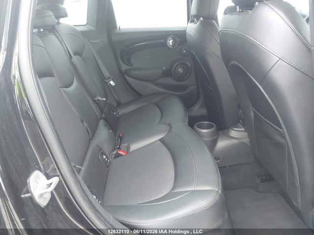 Mini 5 Door Cooper S 2017 WMWXU3C57H2D32495 Image 8
