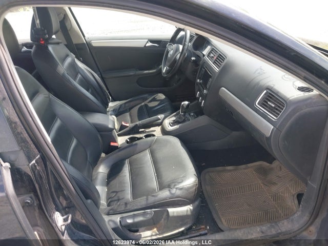 2012 Volkswagen Jetta 2.5l Highline მანქანა იყიდება აუქციონზე, vin: 3VWLX7AJ9CM472981, აუქციონის ნომერი: 12623974