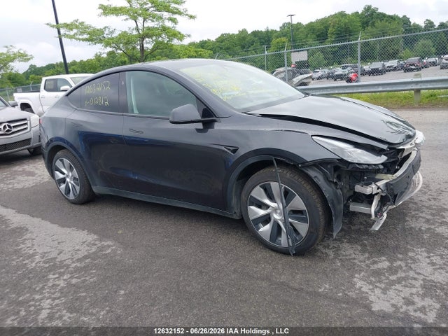7SAYGDED5RF012812 Tesla Model Y Long Range/rwd
