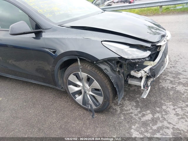 7SAYGDED5RF012812 Tesla Model Y Long Range/rwd