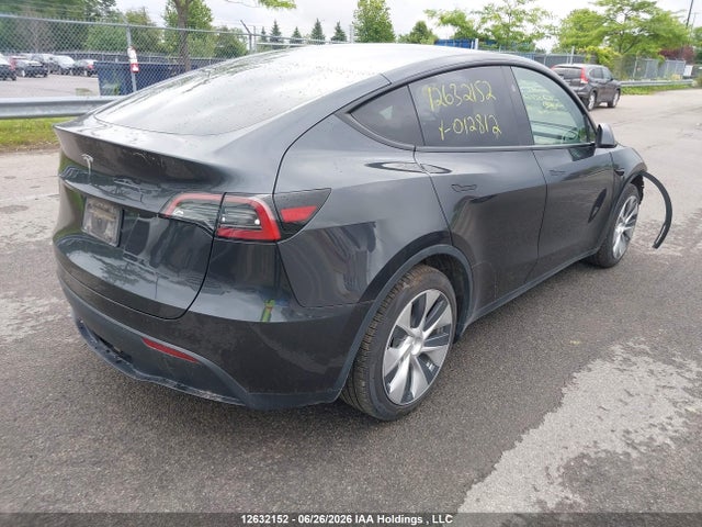 7SAYGDED5RF012812 Tesla Model Y Long Range/rwd