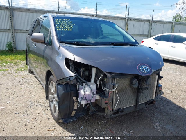 12632164 :رقم المزاد ، 5TDXK3DC8ES514214 vin ، 2014 Toyota Sienna Se 8 Passenger مزاد بيع
