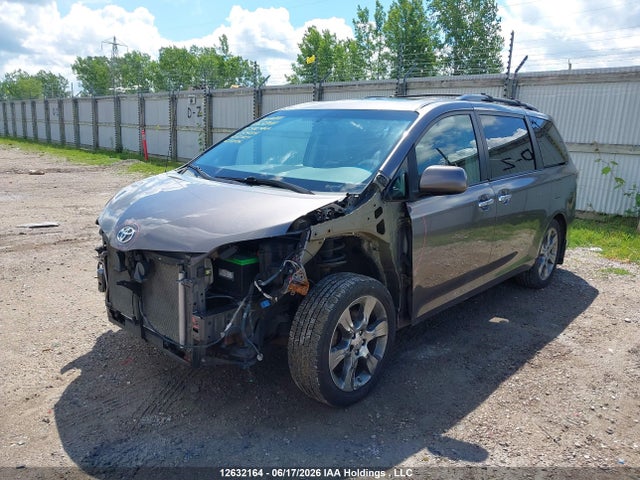 12632164 :رقم المزاد ، 5TDXK3DC8ES514214 vin ، 2014 Toyota Sienna Se 8 Passenger مزاد بيع
