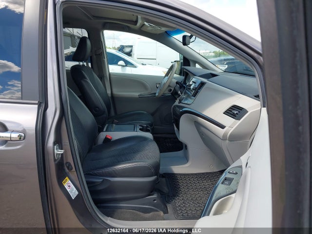 12632164 :رقم المزاد ، 5TDXK3DC8ES514214 vin ، 2014 Toyota Sienna Se 8 Passenger مزاد بيع
