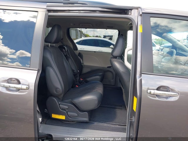 12632164 :رقم المزاد ، 5TDXK3DC8ES514214 vin ، 2014 Toyota Sienna Se 8 Passenger مزاد بيع